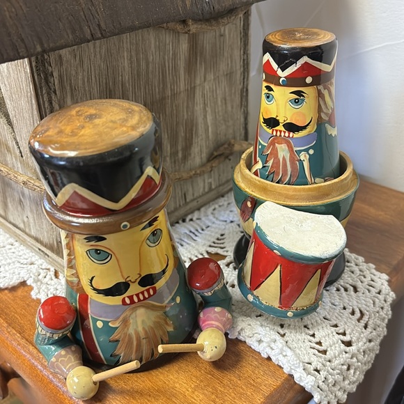 Drumming nutcracker nesting dolls set of 3 - Picture 4 of 4